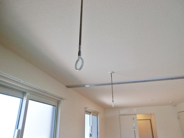 バンビーニの設備|室内物干し用の金具あります♪