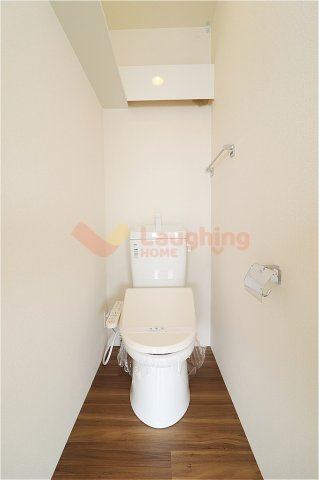 久留米市野中町の一戸建ての洗面所|2Fトイレです。