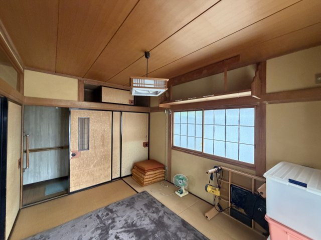 DIYやリフォームのベースに◎郡山市土瓜の2階建一戸建て福島県郡山市土瓜２丁目の和室|落ち着いた雰囲気の和室。続き間で使えるため、家族の団らんや多目的利用に便利。