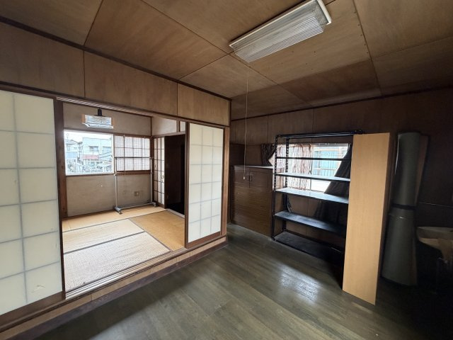 DIYやリフォームのベースに◎郡山市土瓜の2階建一戸建て福島県郡山市土瓜２丁目の洋室|2階の板の間は、趣味の空間や収納としても重宝する設計です