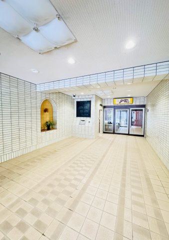 リヴァージュ高林のエントランス|管理人室もあり安心、安全