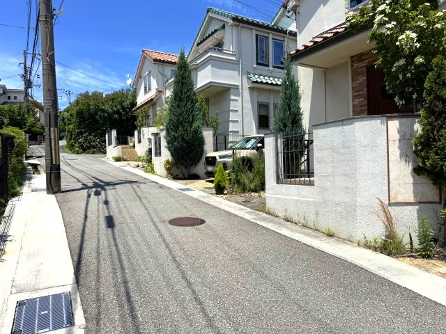 神戸市垂水区塩屋町６丁目戸建の前面道路含む現地写真