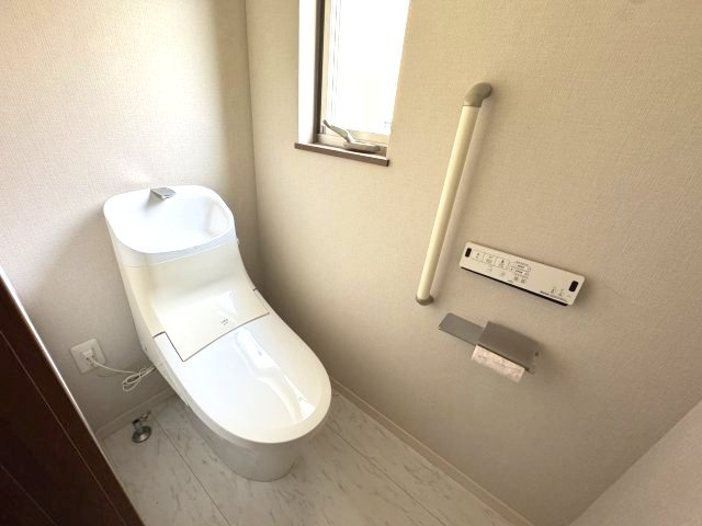 神戸市垂水区塩屋町６丁目戸建のトイレ