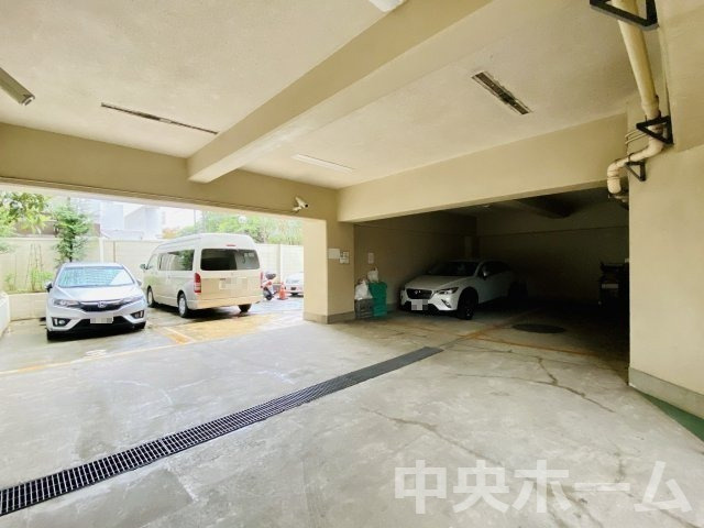 レック亀戸グリーンマンションの駐車場|【敷地内駐車場】最新の空き状況や費用などの詳細は担当スタッフまでお問い合わせください。