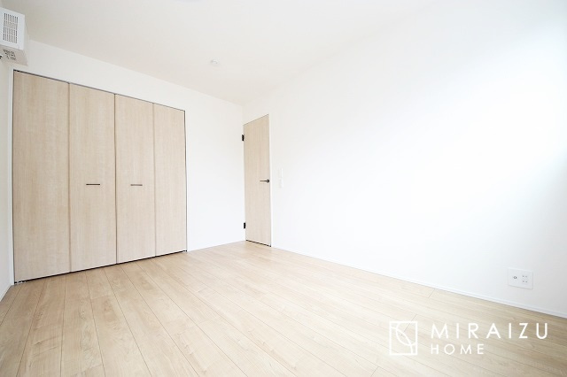【洋室】 | 建物完成につき、実際のお部屋をごゆっくりご見学いただけます。お休みの日にご家族で見学はいかがでしょう。