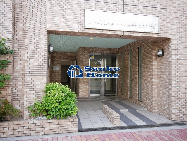 日神パレステージ御徒町のエントランス