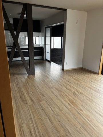 中吉田　売戸建て中古住宅の居間・リビング