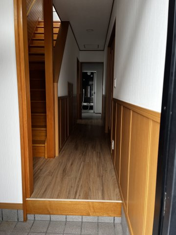 中吉田　売戸建て中古住宅の玄関