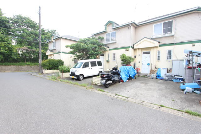 フェリース貝塚の駐車場