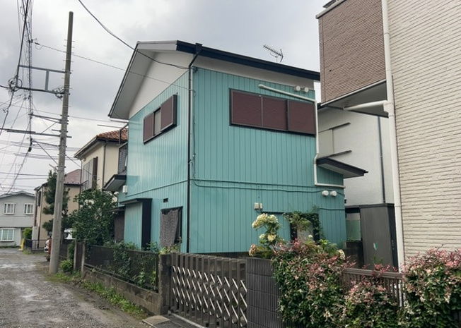 【外観】 | 人が暮らすうえで日光は大切な要素となります。日当たりの良さは譲れないポイントですね。併せて近くに大きな建築物の建築予定がないか、あるいはそれが可能な土地が近くにないか事前に確認することもお勧めします。