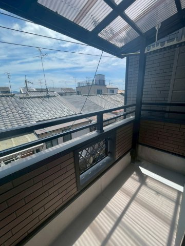 守口市大久保町3丁目のバルコニー|2面バルコニー付きで洗濯物たっぷり干せます。