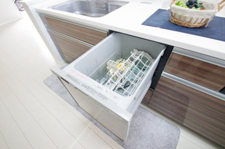 【キッチン】 | 【仲介手数料無料！！】日野市南平2丁目　中古戸建て　3980万円 | ビルトイン食洗機