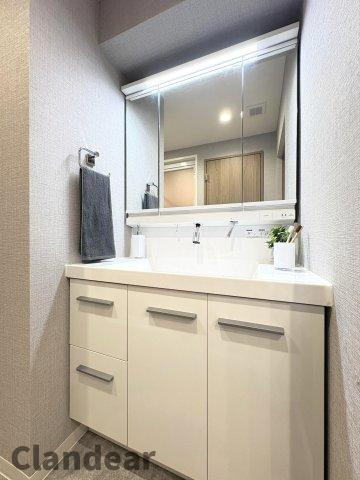 草加松原プリンスハイツの独立洗面台|ドキドキの新生活も、安心してスタート。ぴったりの住まいを見つけませんか？クランディアが一緒に住まい選びをサポートします‼　まずは、お気軽にお問合せください　＃クランディア