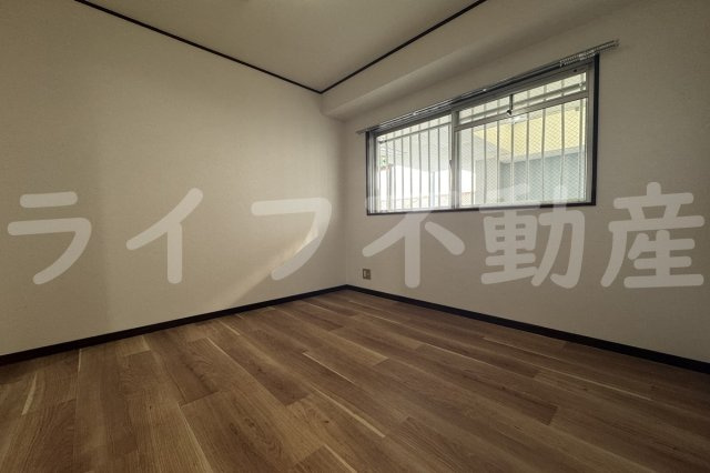 レジデンス清の洋室|広々とした洋室です