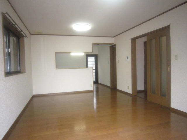 石瀬貸家の居間・リビング
