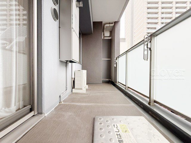 【バルコニー】 | クラッシィスイート赤坂 | バルコニーの様子。ここからの眺めが、日々のストレスを発散してくれることでしょう。ちなみにバルコニーは専有部分ではなく「共用部分」の扱いです。～即日のご見学可能～　お問合せはお気軽にどうぞ。