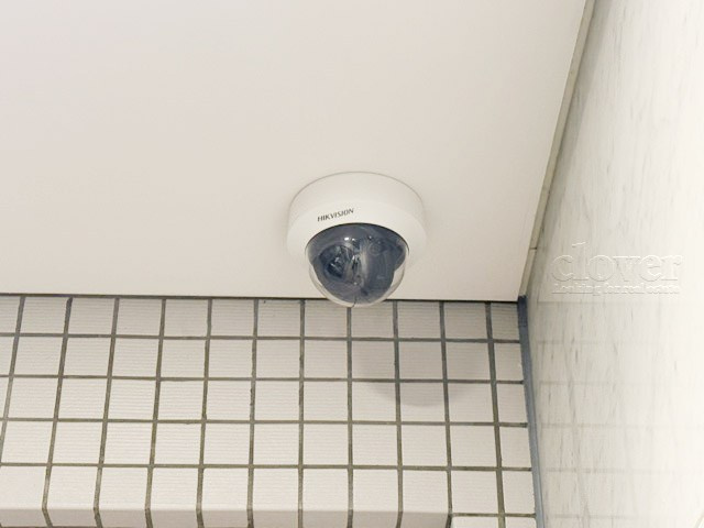 【防犯設備】 | クラッシィスイート赤坂 | 建物や敷地の隅々に目を光らせる防犯カメラが設置されています。現地を見学される際には、カメラの存在やその台数にも意識を払ってみてください。～即日のご見学可能～　お問合せはお気軽にどうぞ。