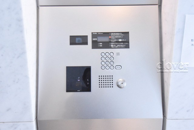 【防犯設備】 | クラッシィスイート赤坂 | モニター（カメラ）付きのオートロックが備えられています。建物のセキュリティ能力の高さは、欠かすことのできないチェックポイントになります。～即日のご見学可能～　お問合せはお気軽にどうぞ。