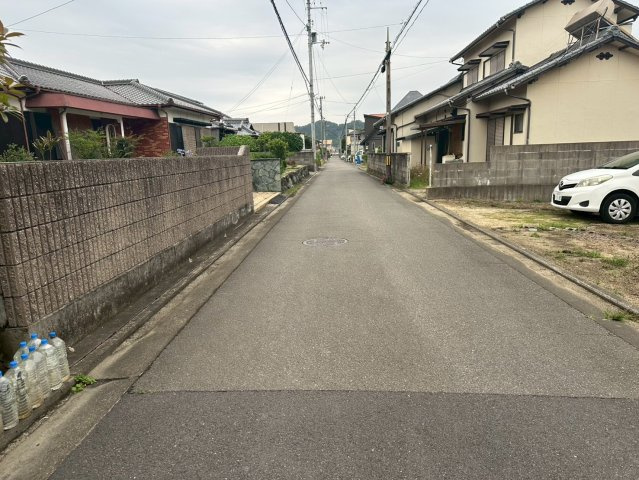 垣生6丁目　中古戸建の前面道路含む現地写真|【前面道路含む現地写真】