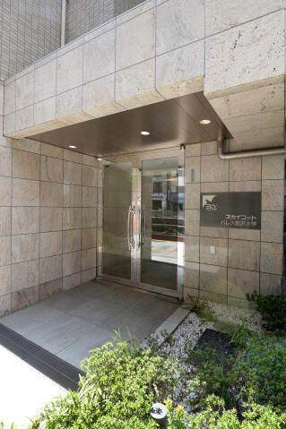 スカイコートパレス駒沢大学のエントランス