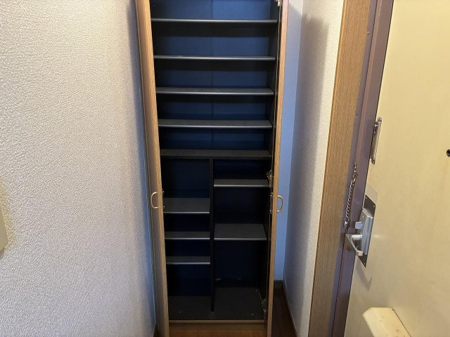 【玄関】ゼルコバ上杉 
