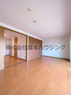 【洋室】 | 　グランドハイツ2番館 | 落ち着いた色調の洋室です