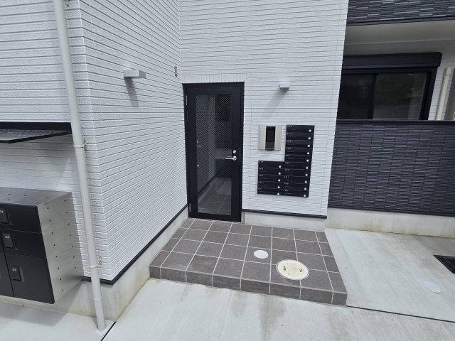 フォーサイト千葉寺のエントランス