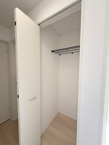 三郷市戸ケ崎1丁目　新築戸建　全1棟の収納|同施工会社の参考写真になります。