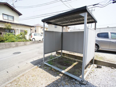 【その他共用部分】 | 鳥居跡町室田貸家 | 屋根付きの駐輪場があります♪