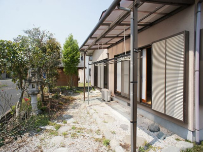 【庭】 | 鳥居跡町室田貸家 | 広々とした庭が有ります。
