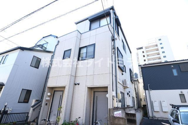 プティ・ジャルダンのロビー|外観 