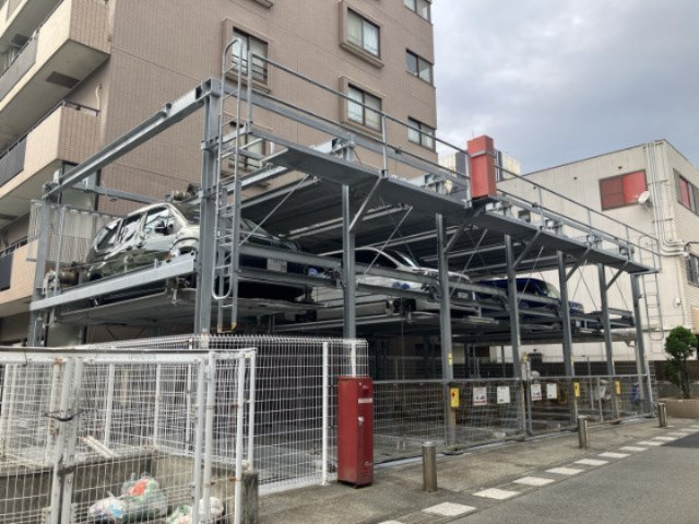 ビューネ沼津高島町の駐車場
