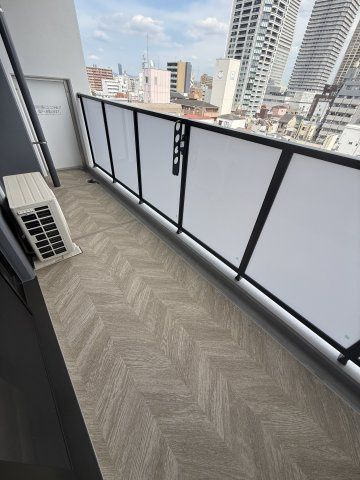 Louis Residence 弁天町のバルコニー