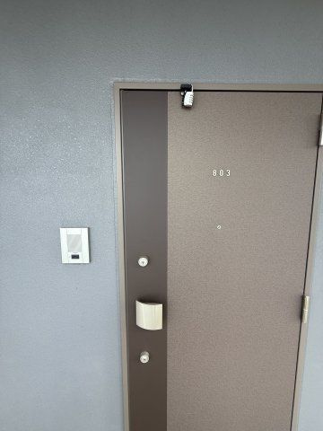 Louis Residence 弁天町の玄関