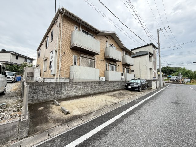 レヴェールの駐車場