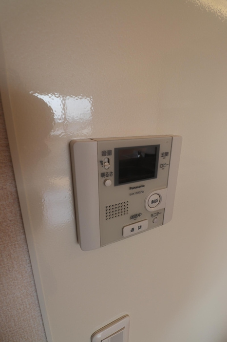 Ｄ－ＲＯＯＭ　ＡＫＡＲＩのセキュリティ|TVモニター付きで安心です☆