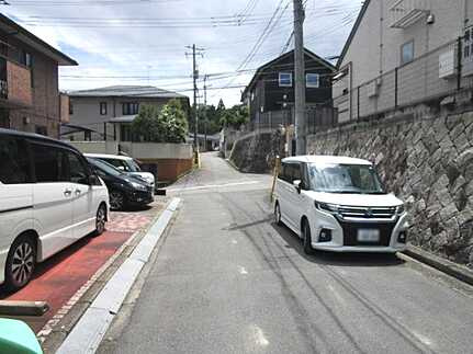 広島市安佐南区山本５丁目 の前面道路含む現地写真