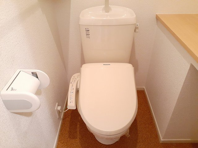 リベラル　ファミリアのトイレ|落ち着いた色調のトイレです