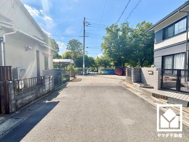 伏見区久我東町　の前面道路含む現地写真
