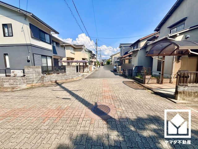 伏見区久我東町　の前面道路含む現地写真