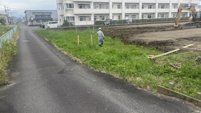 分譲地　須賀3丁目　3号地の前面道路含む現地写真