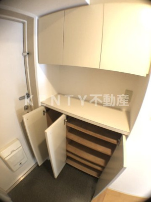 【玄関】 | アイリス壱番館 | 収納もある玄関です