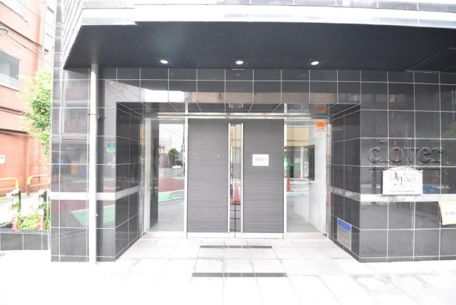 【エントランス】 | プレール・ドゥーク新大久保Ⅱ | オートロックを備えた、マンションのエントランス。やはりセキュリティの観点は欠かすことができません。皆様を“安全”に送り出し、出迎えてくれます。～即日のご見学可能～　お問合せはお気軽にどうぞ。