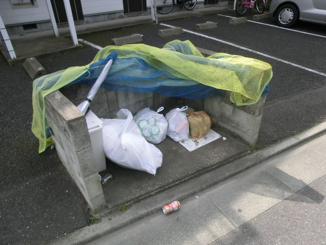 サンテラス奥戸のその他共用部分|便利な敷地内ゴミ置き場。