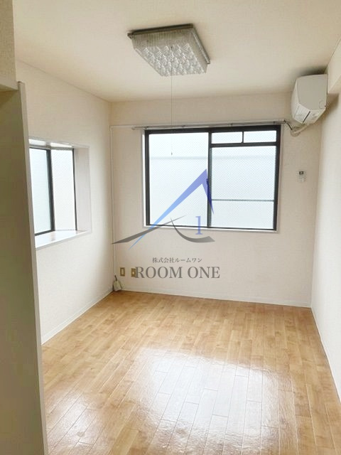マンションプリエールの居間・リビング|洋室のお部屋です。