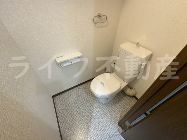 シャトー寿楽のトイレ|落ち着いた色調のトイレです