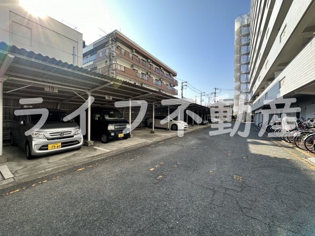 シャトー寿楽の駐車場|カースペースがあります
