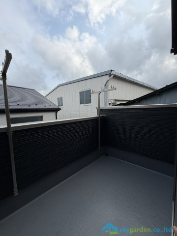 伊勢原市田中2期　新築戸建　全2棟1号棟のバルコニー