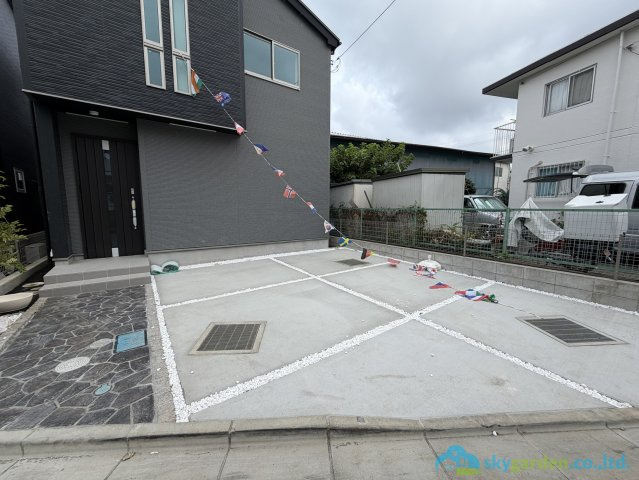 伊勢原市田中2期　新築戸建　全2棟1号棟の駐車場