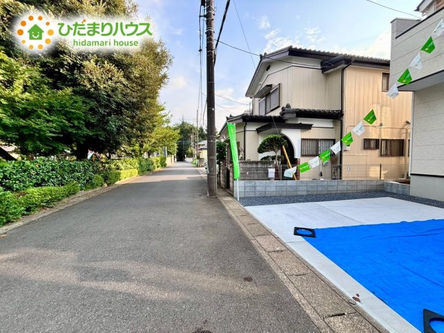 上尾市泉台8期　新築戸建　GRACE02の前面道路含む現地写真